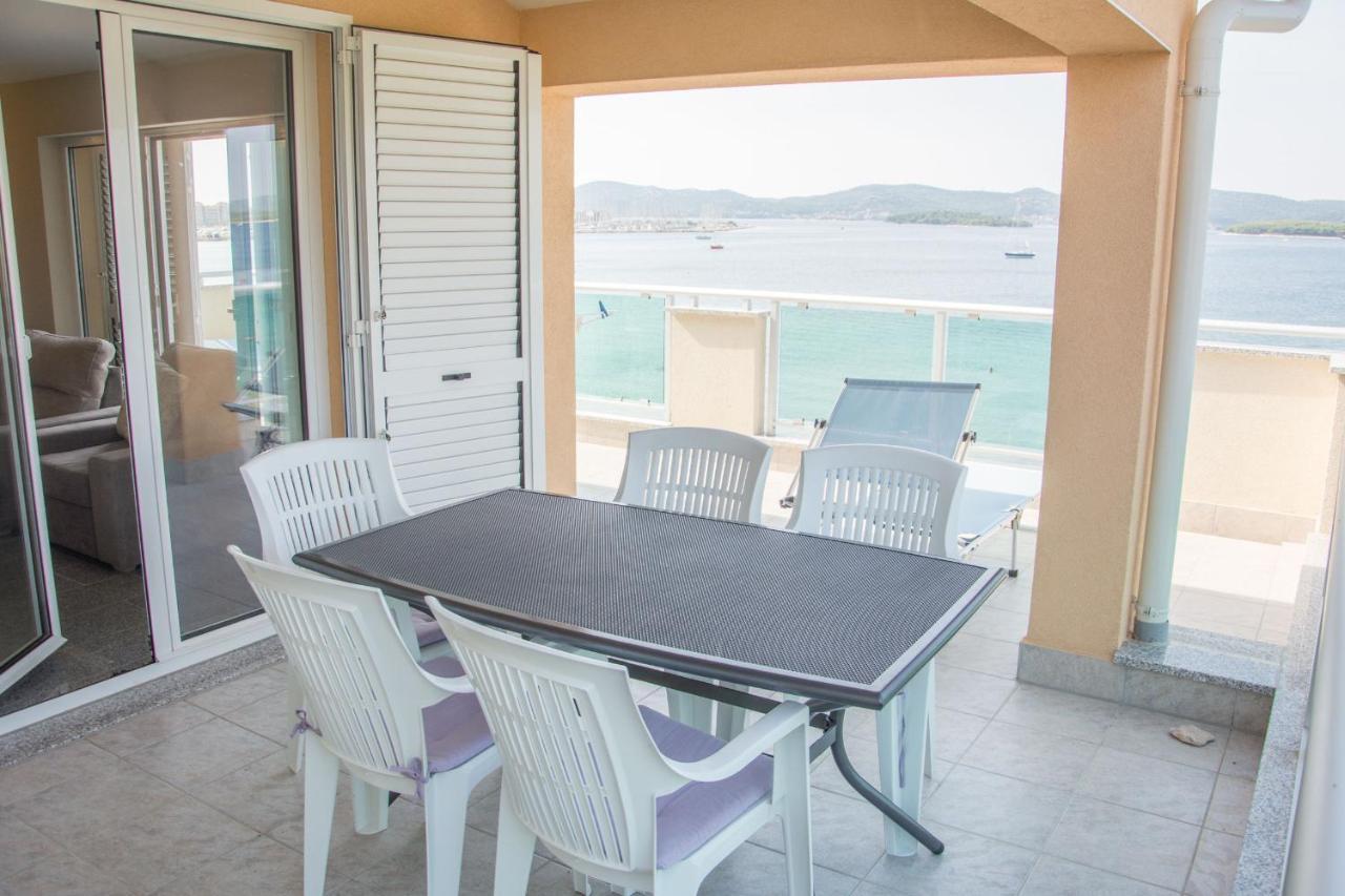 Apartments Citrine On The Beach Biograd Na Moru Exterior photo